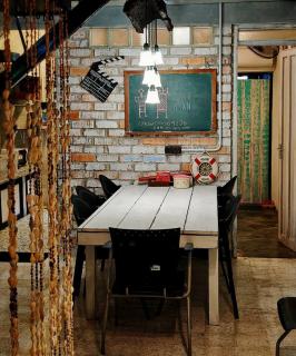 10Paxx 3Br3Bth Vintage Urban Space - 4