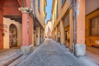 GuestHost - Le Due Torri Apartment with courtyard! - 2