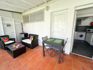 Studio accueillant aux Trois-Îlets, 30 m², piscine partagée - 1