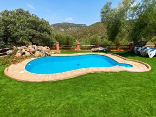 Spacious villa with private pool in Puerto Serrano - 0