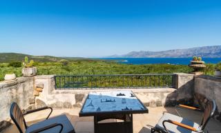 Charming house in Povlja 38 m² with sea view - 0