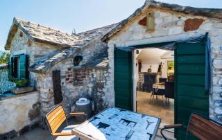Charming house in Povlja 38 m² with sea view - 1