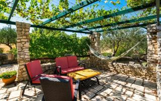 Charming house in Povlja 38 m² with sea view - 2