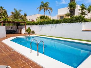Spacious House with Private Pool in Vera, 420 sqm - 0