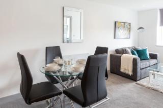 Bright & Modern 1 Bedroom Apartment in Leeds - 6