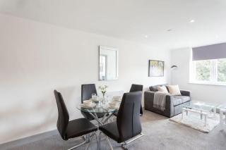 Bright & Modern 1 Bedroom Apartment in Leeds - 1