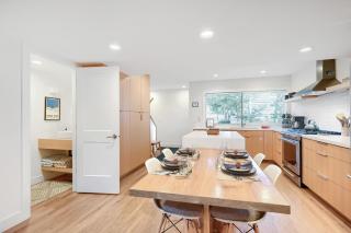 Scandinavian 72 Vantage Condo - 4