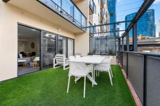 Tulizo Walk to Elizabeth Quay Pool & Parking - 4
