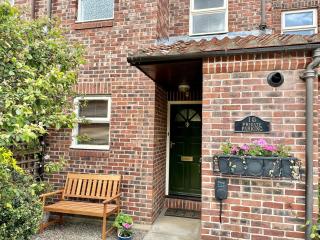 Cherry Blossom Cottage - 5