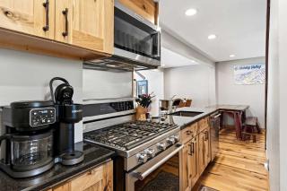 Updated townhome - Walk to Holiday Valley - 8