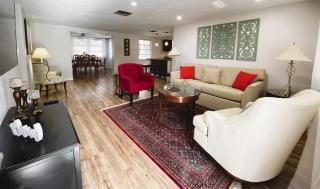 Family Getaway Near Beaches Sleeps 8 - 9