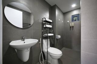 Stylish & Bright Studio with Balcony R4.2 - 3