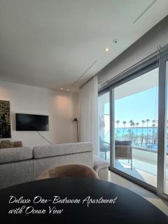 Lazuli Beachfront Luxury Suites - 1