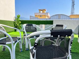 Premium VIP Apartment with Private Lawn & City View - 3