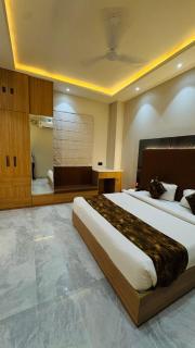 Hotel RS Grand - 9