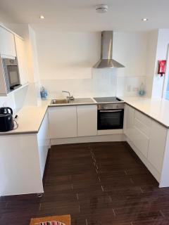 Stunning Apartments Sutton Station - 5
