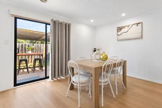 Tullamarine Landing by Ready Set Stay - 5