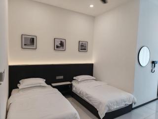 H plus Home - 9
