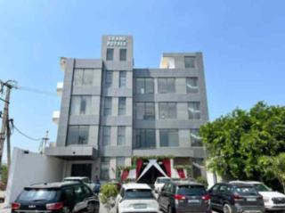 The Grand Royale - 2