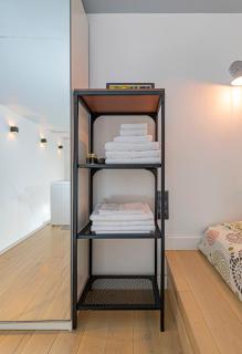 Rock and Telegraph Loft by Polo Apartments - 1