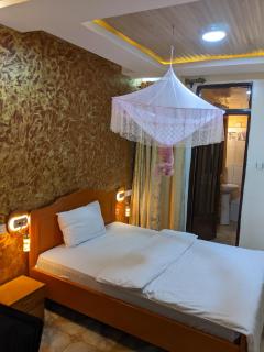 Peace Hotel - 0
