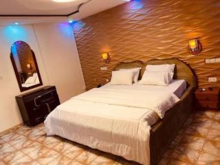 Peace Hotel - 2