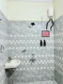 The Orvelle 2BHK Home Theater & WIFI - 7
