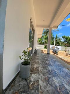 Kings Gate Home Stay - 5