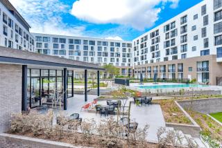 One Rosebank Where Contemporary Comfort Awaits - 9