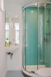 Spacious 2-Bed Apartment, Arthur's Seat Views & Convenient Transport Links - 2