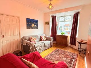Victorian 2 bedroom house near City Centre - 0