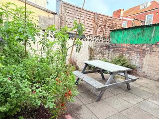 Victorian 2 bedroom house near City Centre - 9