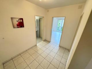 Own garden 4 and half rooms close to Zurich city with parking - 5