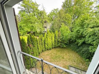 Own garden 4 and half rooms close to Zurich city with parking - 4