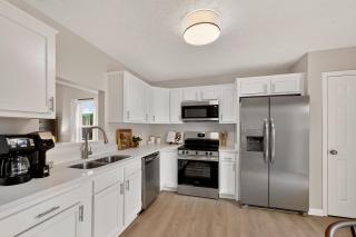 3BR Home, Avon IN Extended & Monthly Stays - 8