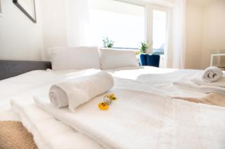 Urban Smart Living with balcony near Basel SBB & City Center - Special PICCO PICASSO 52 Apartment, up to 4 guests - Bâle - 2