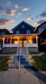 Charming House with two Suites Modern and Pet Friendly - 9