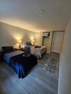 Charming House with two Suites Modern and Pet Friendly - 3