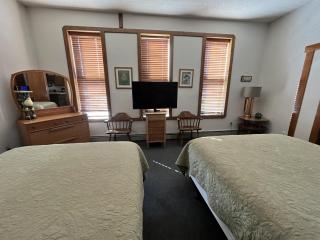 Froggy Bottoms River Suites - 5