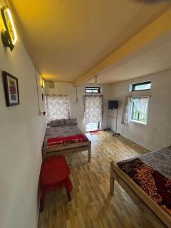Holding Homestay - 0