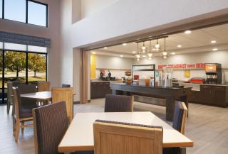 Hampton Inn & Suites Cleveland-Mentor - 3