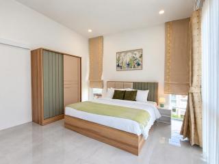 Ja Ja James Villa @ Nimman | 5BR 6BA • Group Stay - 6