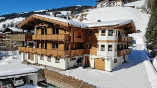 Studio Niederseer by we rent, JOKERCARD INCLUDED - 0