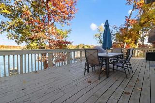Grass Lake Retreat w Dock - 0