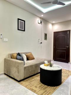 Orange Apartments - 5