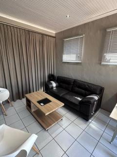 Adventure Apartment - Addo Elephant Park South Entrance only 5km - 1