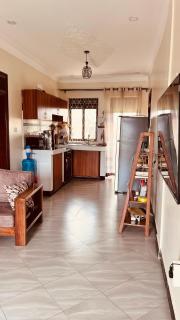 secure neighborhood, family friendly, 5min drive to all amenities - 8