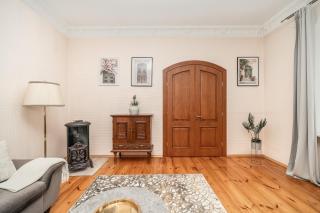 Heritage One Bedr Apartment by the Gates of Dawn by Reside Baltic - 6