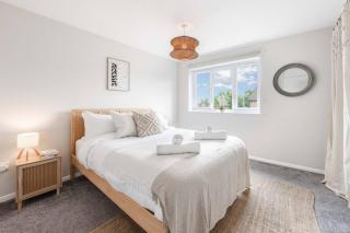 15 Mins to Sizewell C - Driveway Parking - Contractor Friendly - 2 Bedroom - 8