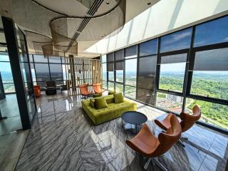 Level 19 Corner Unit With Hill View - 4